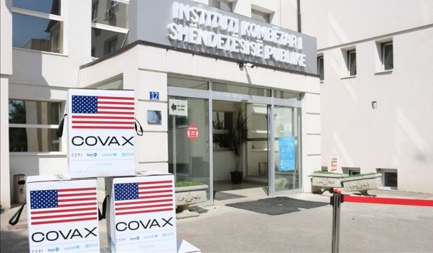 SHBA dhuron per Kosoven mbi gjysme milioni vaksina kunder Covid-19